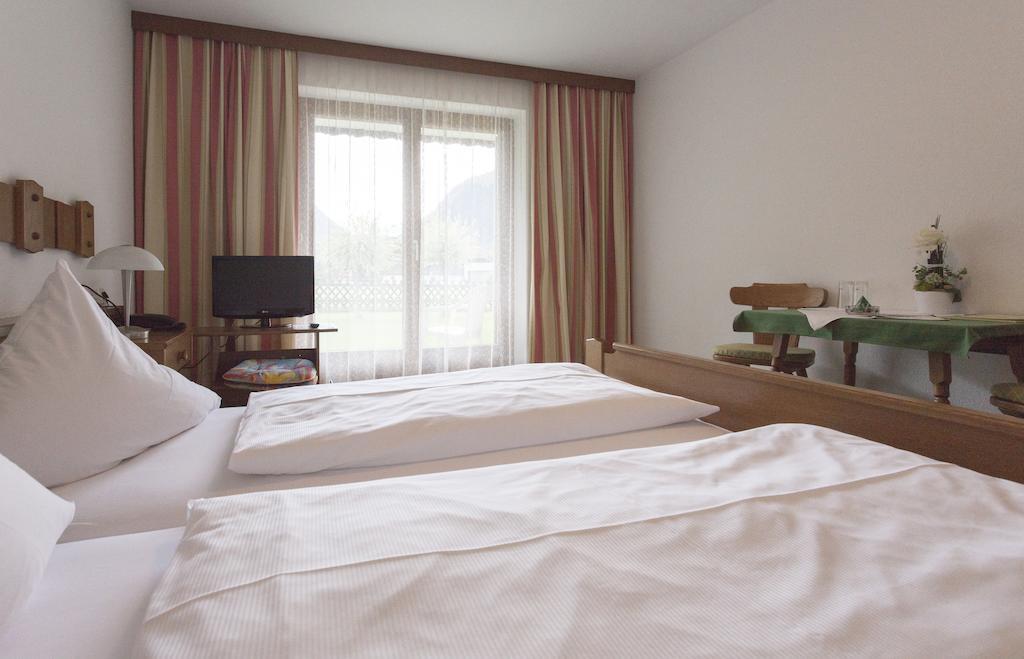 Hotel Alpenblick Schruns Buitenkant foto