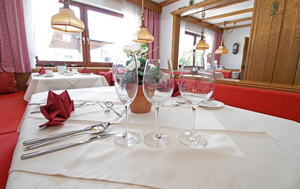Hotel Alpenblick Schruns Buitenkant foto