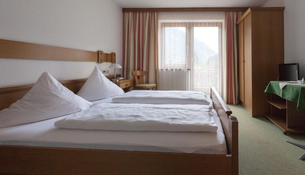 Hotel Alpenblick Schruns Buitenkant foto